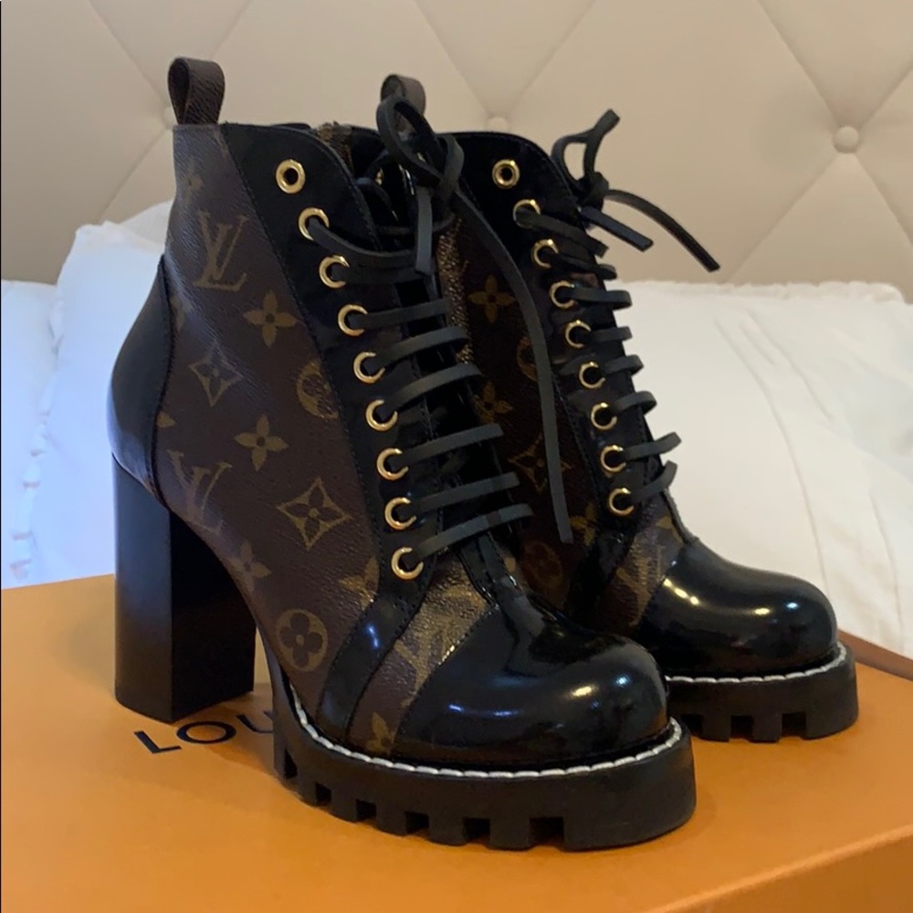 ⚡️SALE⚡️ Louis Vuitton Star Trail Ankle Boot